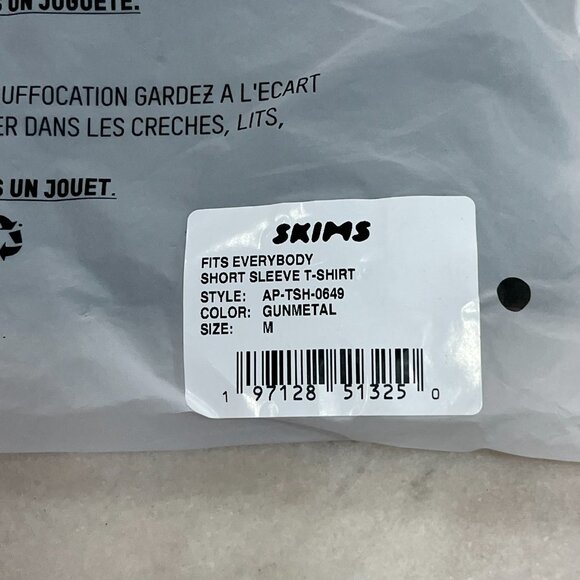 SKIMS Fits Everybody Short Sleeve T-Shirt, Gunmetal, Size Medium - NWT - Picture 4 of 9